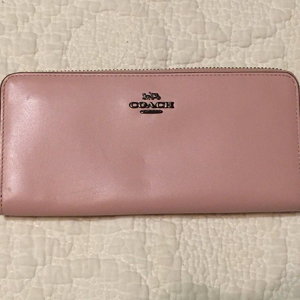 Coach Smooth Leather Accordion Zip Wallet – being sold on Coach website for $225
